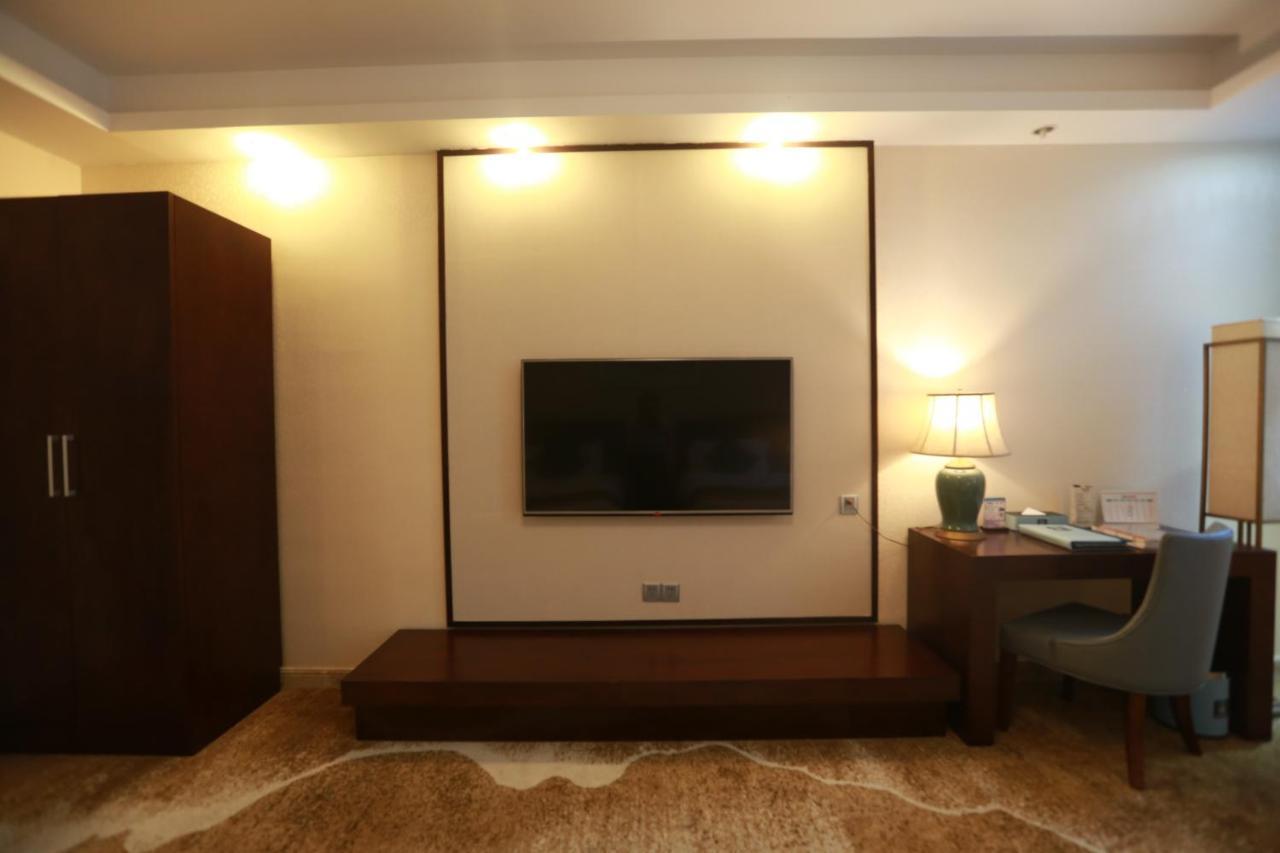 Отель Guangzhou Seaman Club Экстерьер фото