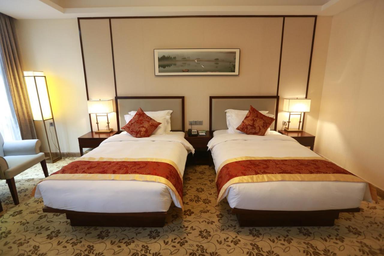 Отель Guangzhou Seaman Club Экстерьер фото