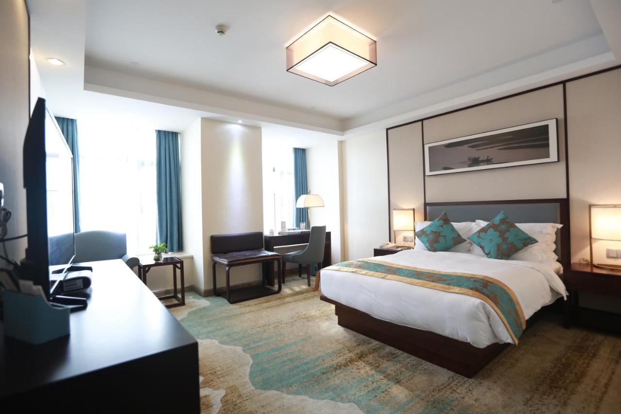 Отель Guangzhou Seaman Club Экстерьер фото