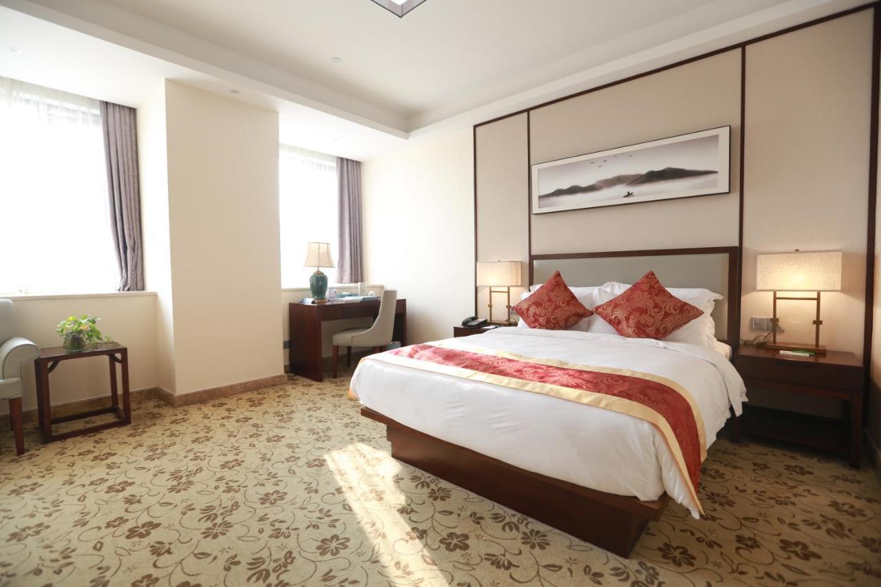 Отель Guangzhou Seaman Club Экстерьер фото