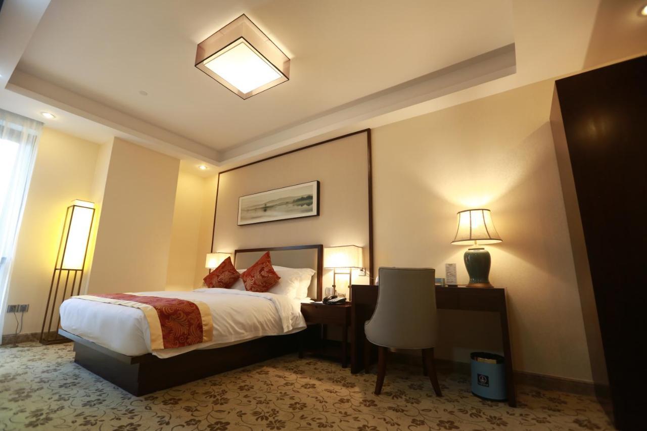 Отель Guangzhou Seaman Club Экстерьер фото