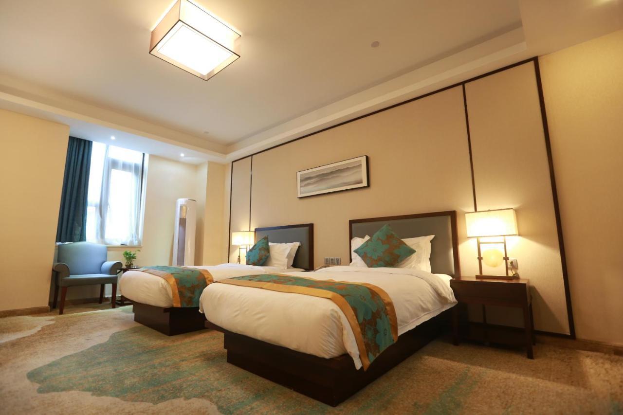 Отель Guangzhou Seaman Club Экстерьер фото