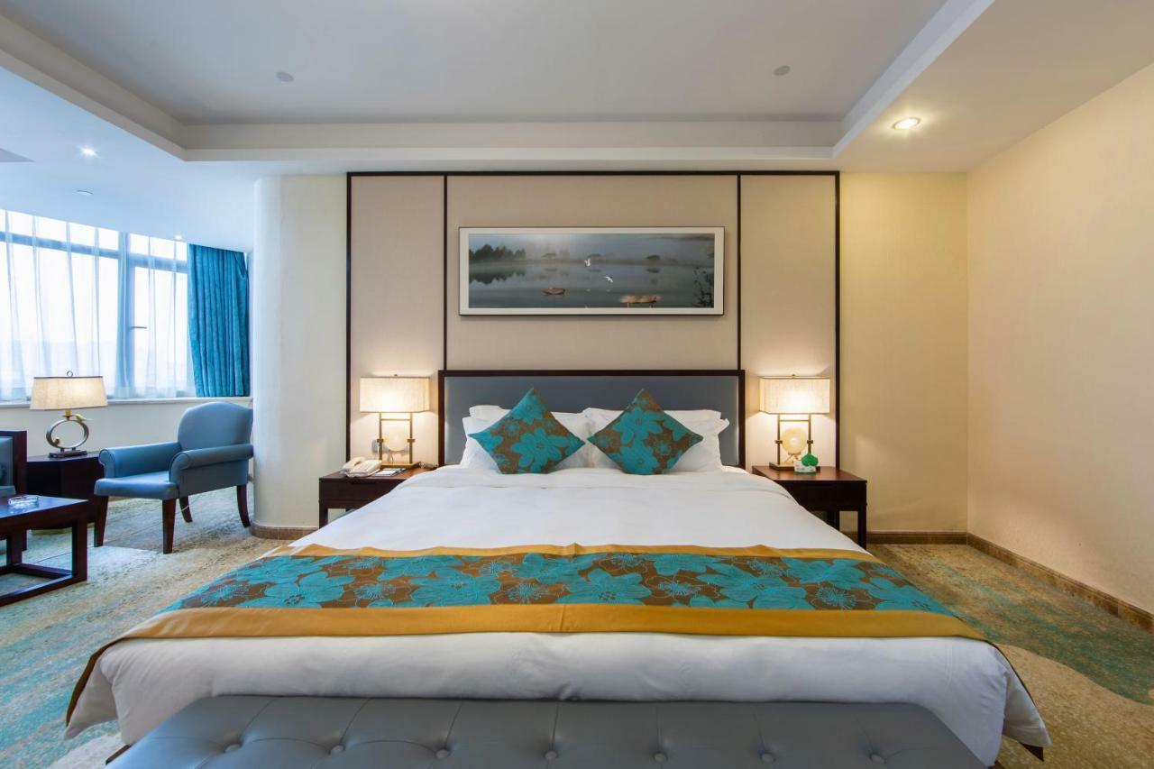 Отель Guangzhou Seaman Club Экстерьер фото