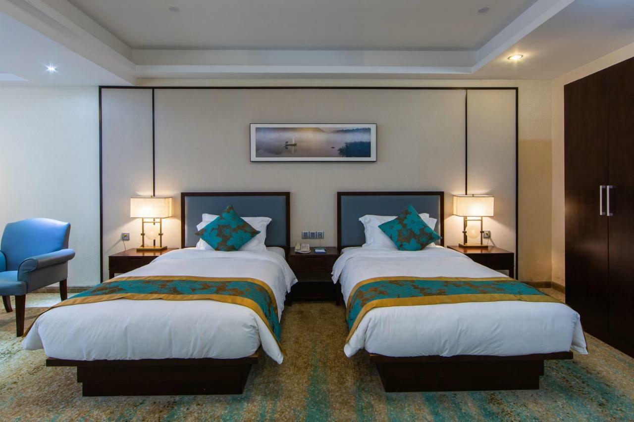 Отель Guangzhou Seaman Club Экстерьер фото