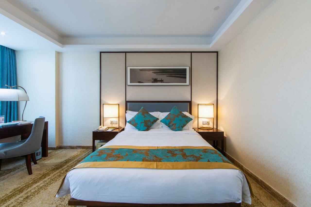 Отель Guangzhou Seaman Club Экстерьер фото