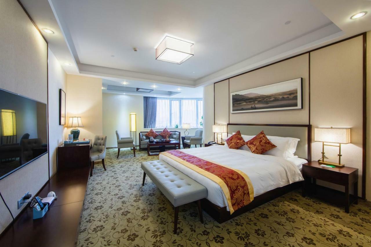 Отель Guangzhou Seaman Club Экстерьер фото